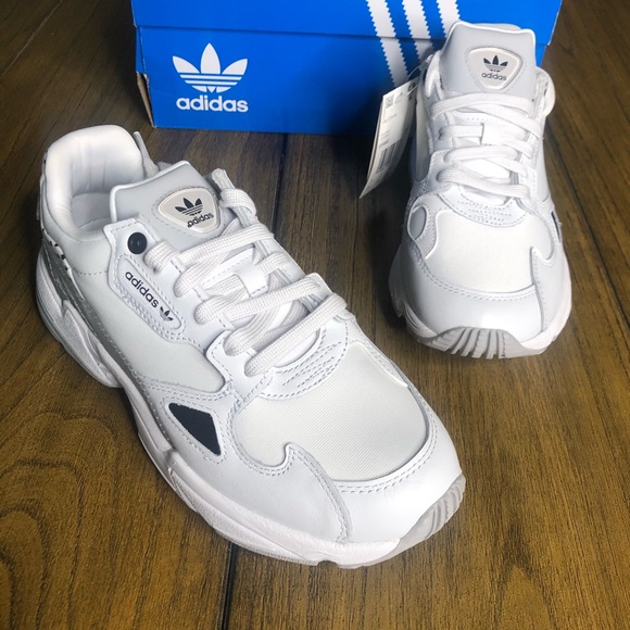 white chunky dad shoes
